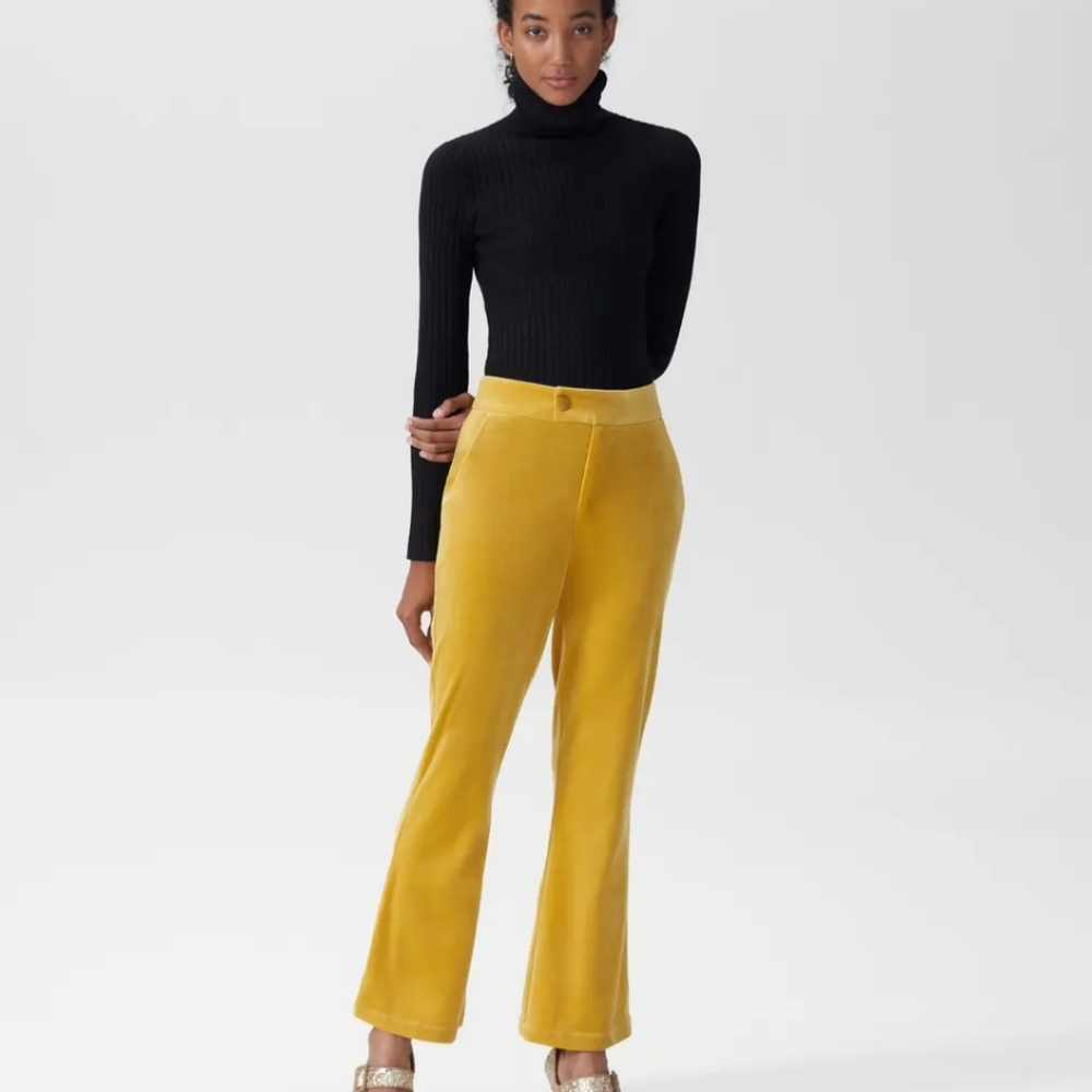 NWT Universal Standard Women's Golden Yellow Velvet Pants Stretch Flared Size 2.